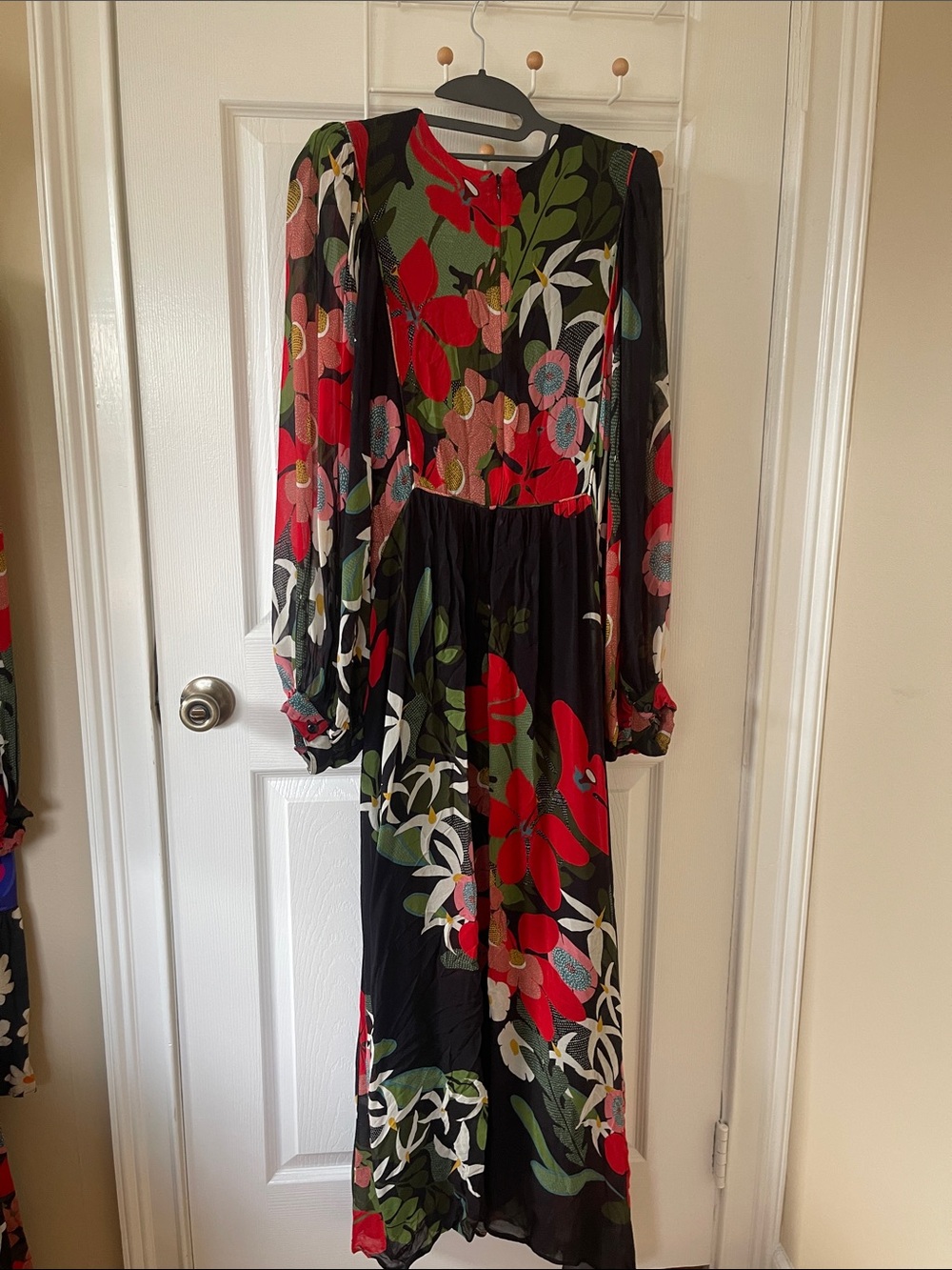 Women's Black Floral Long Sleeve V-Neck Maxi Dress - Picture 6 of 10